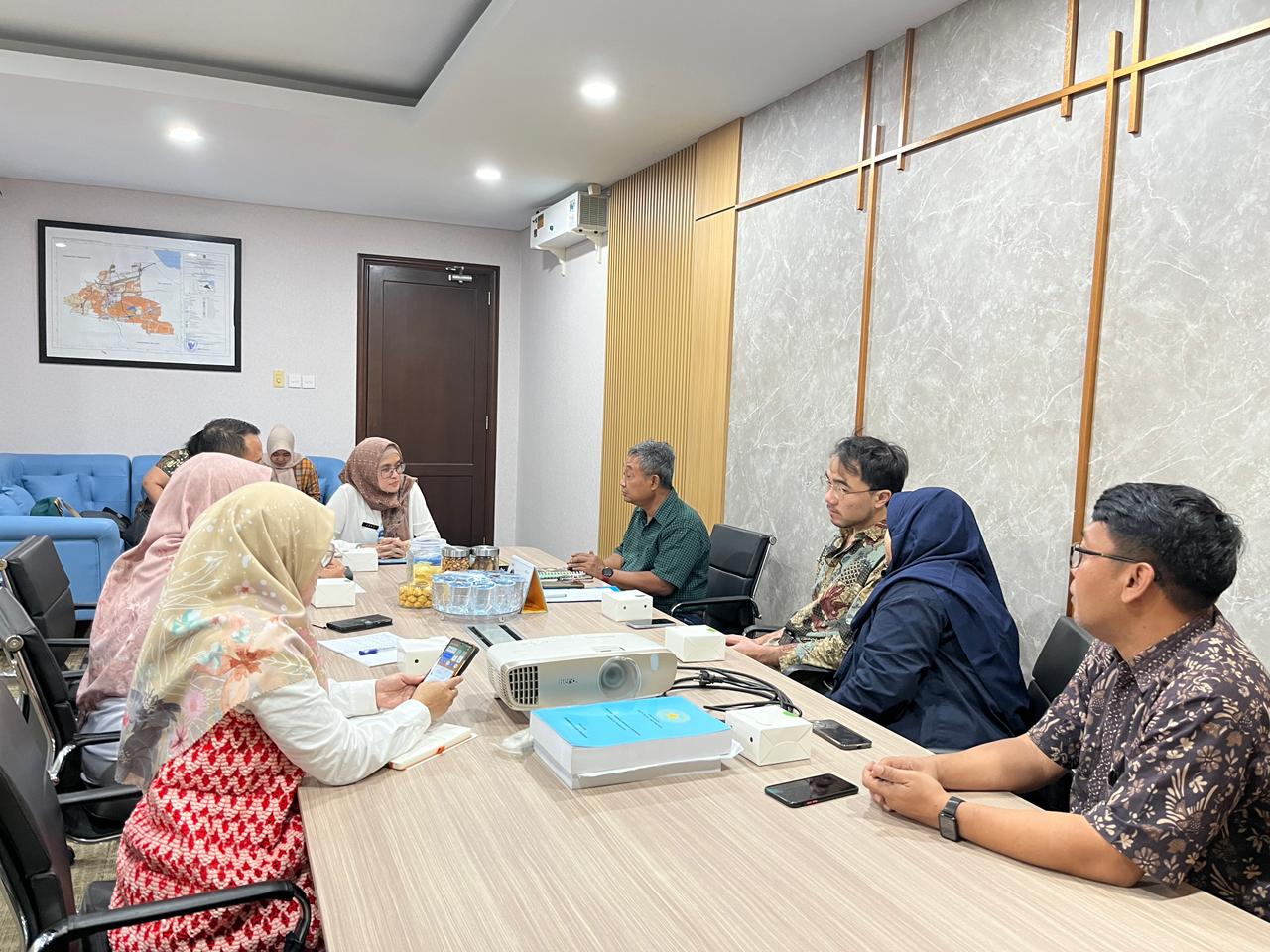 Pembahasan Program Peningkatan Ekonomi melalui Pelatihan Konstruksi dan Sertifikasi Kompetensi Kerja (SKK)